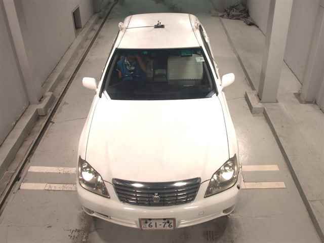2005 Toyota Crown auction photo 6