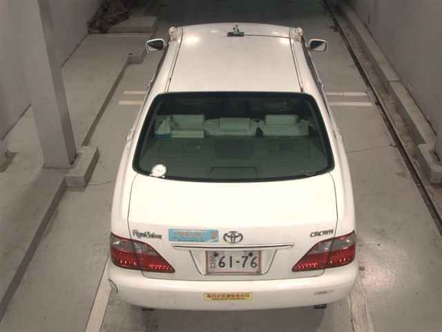 2005 Toyota Crown auction photo 7