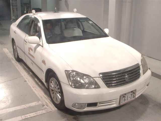 Japan Auction Vehicles 11 2005 Toyota Crown auction photo
