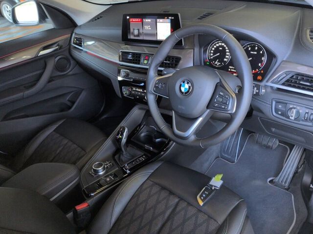 2020 BMW X1 XDRIV18D Xライン 4WD auction photo 3