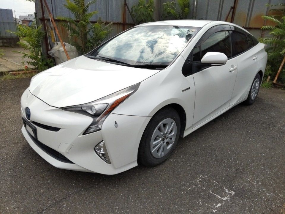 Japan Auction Vehicles 35 2016 Toyota Prius auction photo
