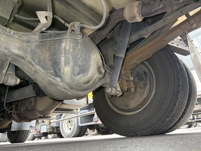 2011 Isuzu Elf auction photo 10