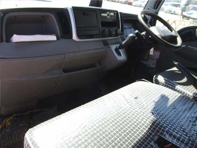 2019 Mitsubishi Fuso Canter crane auction photo 4
