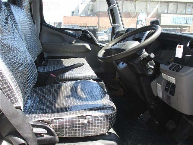 2019 Mitsubishi Fuso Canter crane auction photo 5
