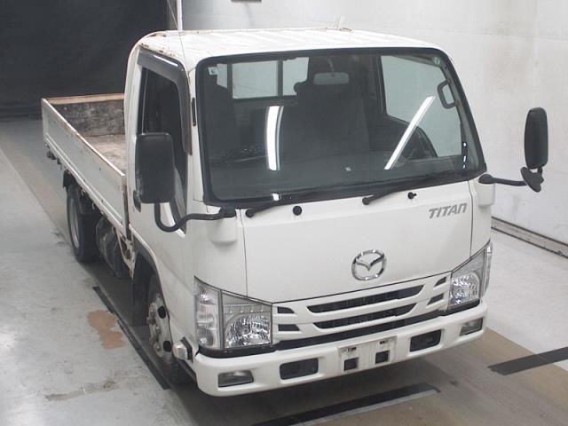 Japan Auction Vehicles 5 2016 Mazda タイタン Full Wide Low auction photo