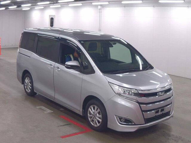 2017 Toyota Noah G Japan auction vehicle