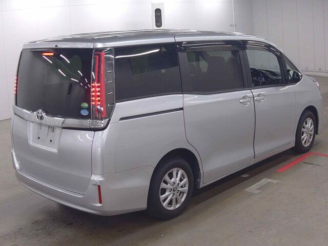 2017 Toyota Noah G auction photo 5