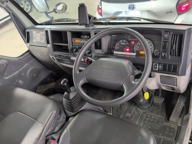 2008 Isuzu Elf auction photo 6