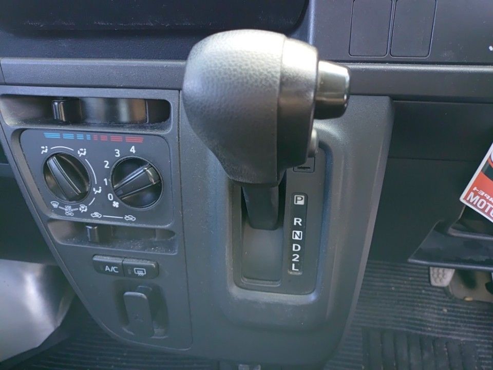 2020 Daihatsu ハイゼット カーゴ auction photo 12