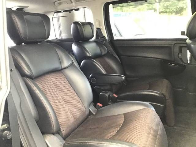 2010 Nissan Elgrand 250ハイウェイスター auction photo 6