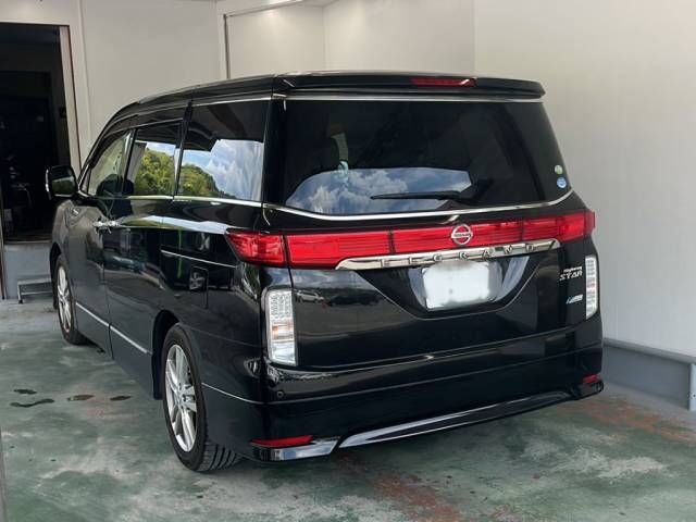 2010 Nissan Elgrand 250ハイウェイスター auction photo 3