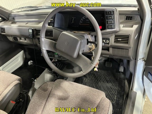 1991 Isuzu ロデオ 4WD Camping auction photo 3