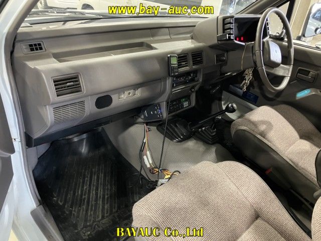 1991 Isuzu ロデオ 4WD Camping auction photo 5