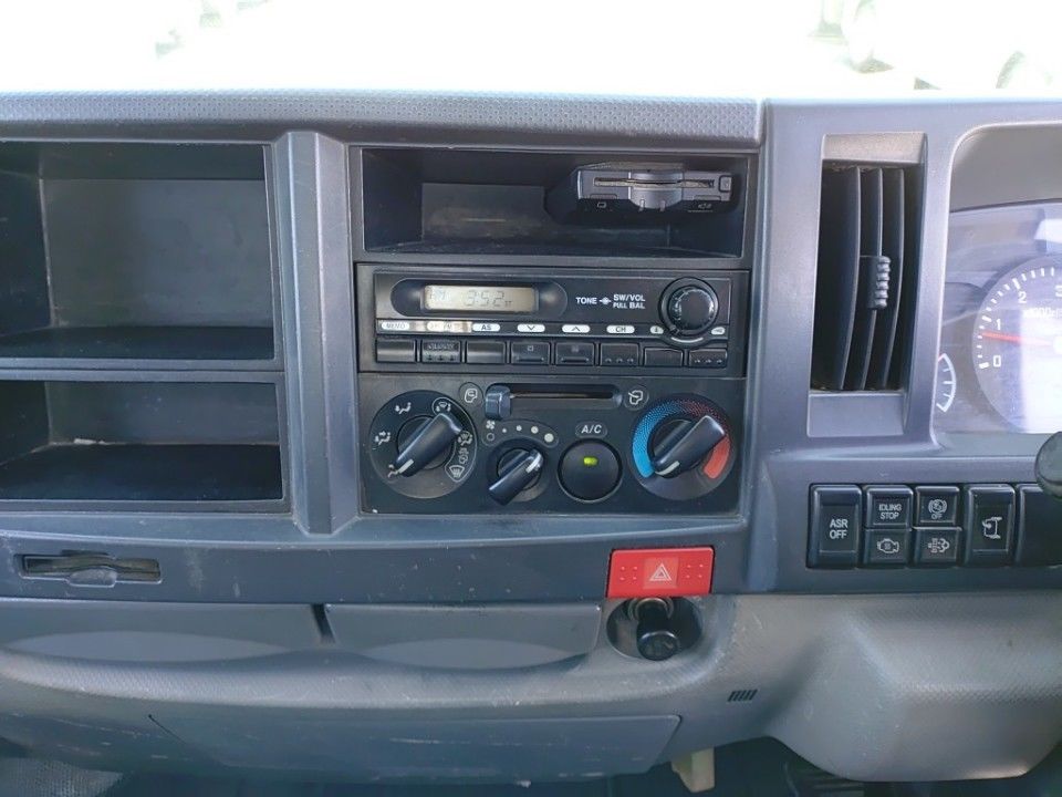 2014 Isuzu Elf auction photo 11