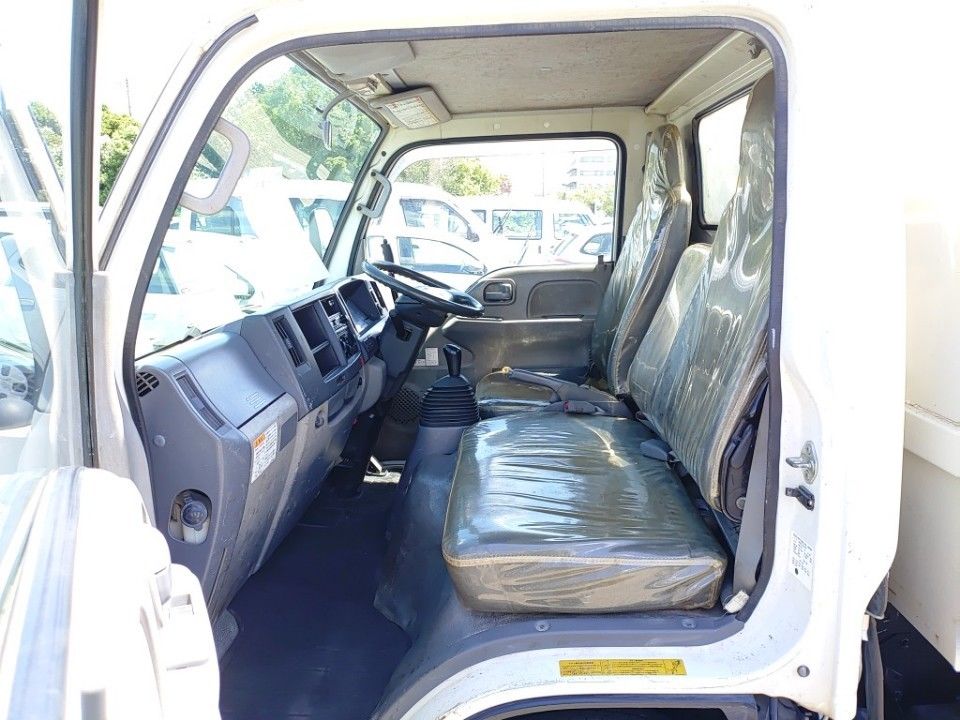 2014 Isuzu Elf auction photo 16