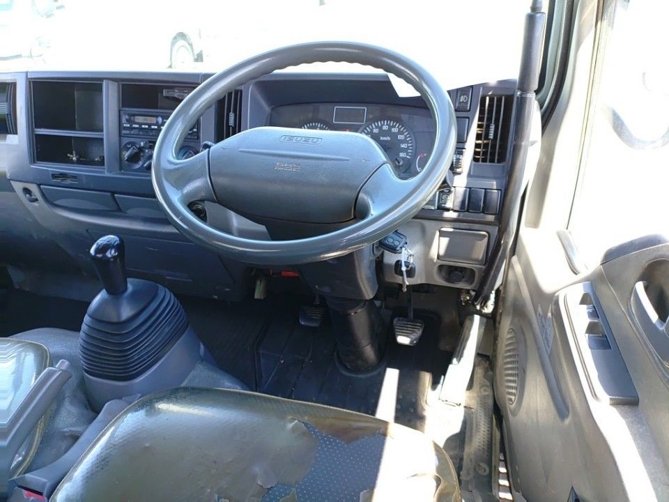 2014 Isuzu Elf auction photo 3