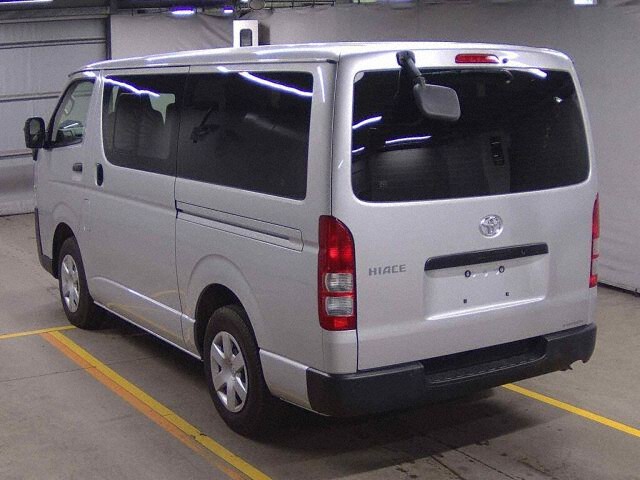 2024 Toyota Hiace ロングDXジャストロー auction photo 2