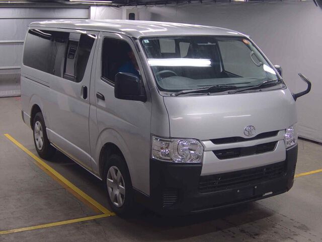 2024 Toyota Hiace ロングDXジャストロー Japan auction vehicle