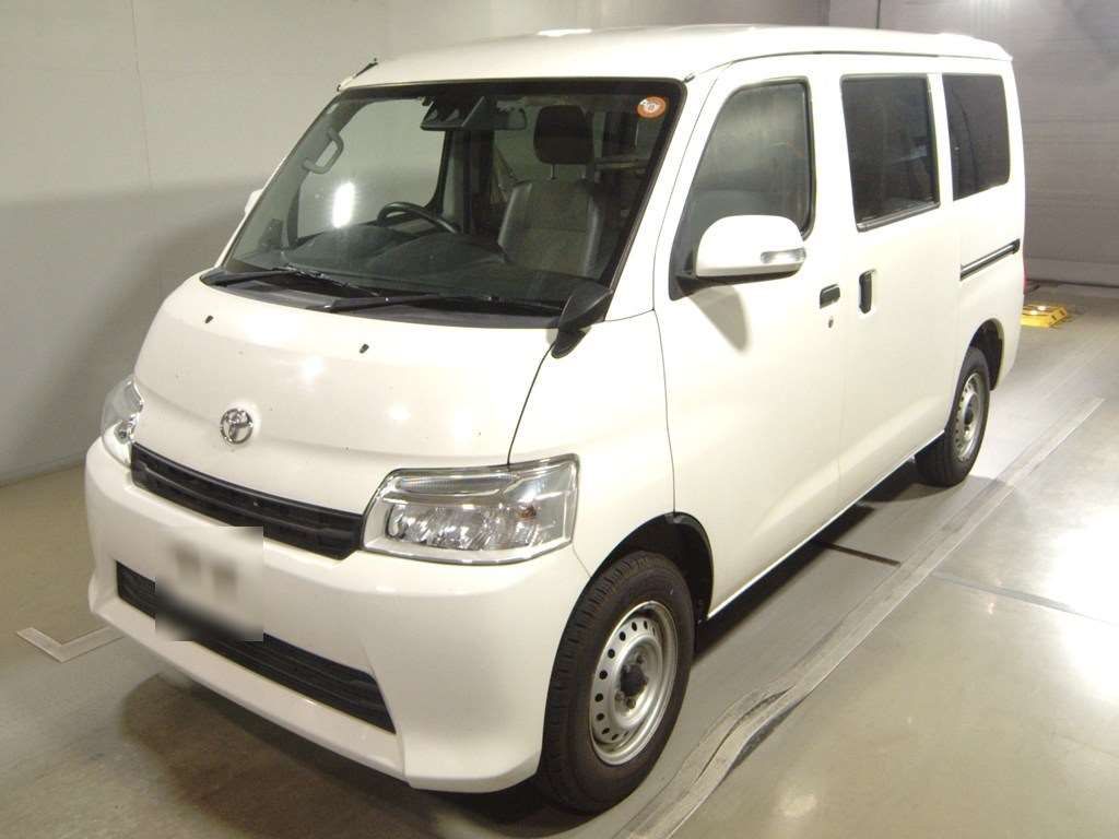 2021 Toyota TownAce Van GL 4WD Japan auction vehicle