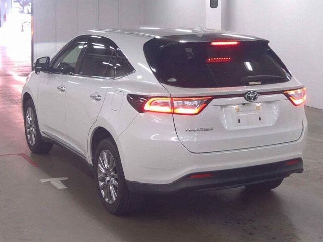 2019 Toyota Harrier premium auction photo 2