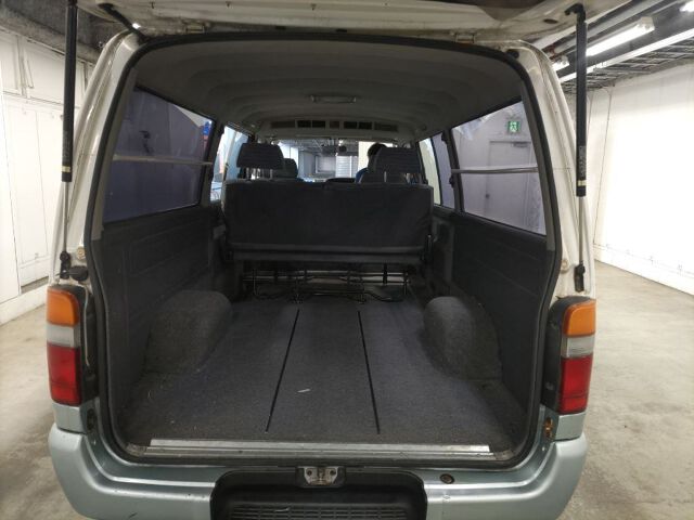 1996 Toyota Hiace ロングスーパーGL auction photo 6