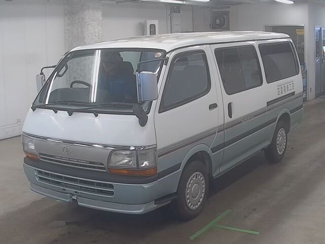 1996 Toyota Hiace ロングスーパーGL auction photo 4