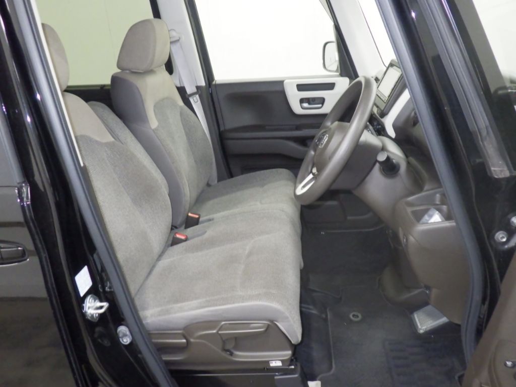 2023 Honda N-BOX L auction photo 6