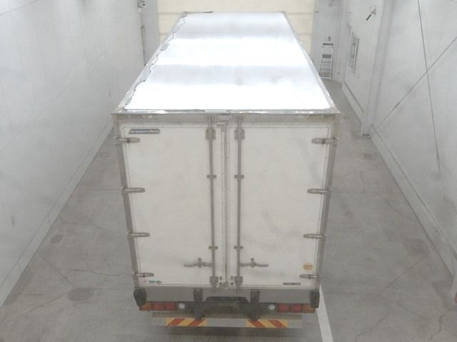 2018 Mitsubishi Fuso Fighter Refrigerated and frozen trucks auction photo 3