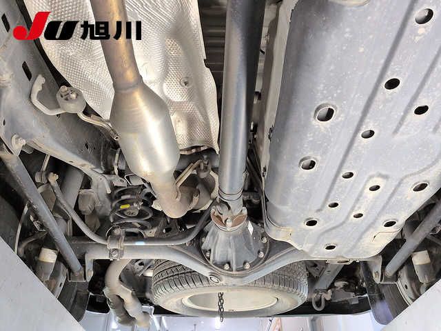 2015 Toyota Land Cruiser Prado TX L Package auction photo 8