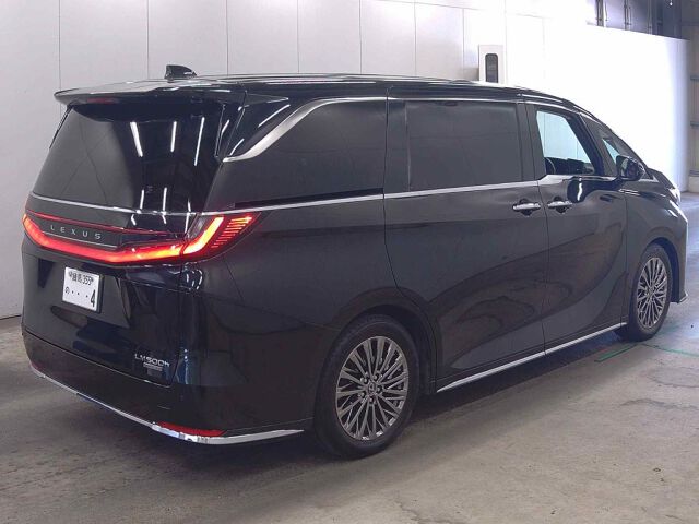 2024 Lexus LM LM500H Executive 4WD auction photo 5