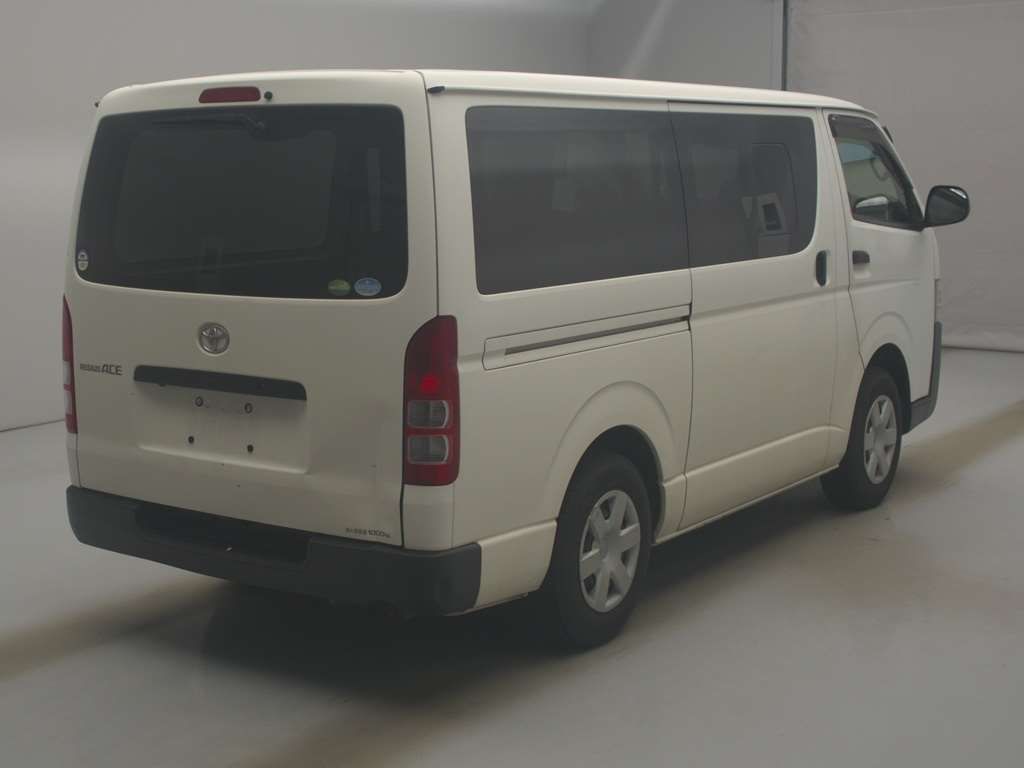 2019 Toyota Regius Ace ロングDX 4WD auction photo 2