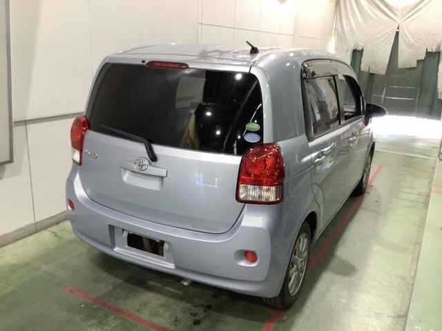 2013 Toyota Porte F auction photo 2