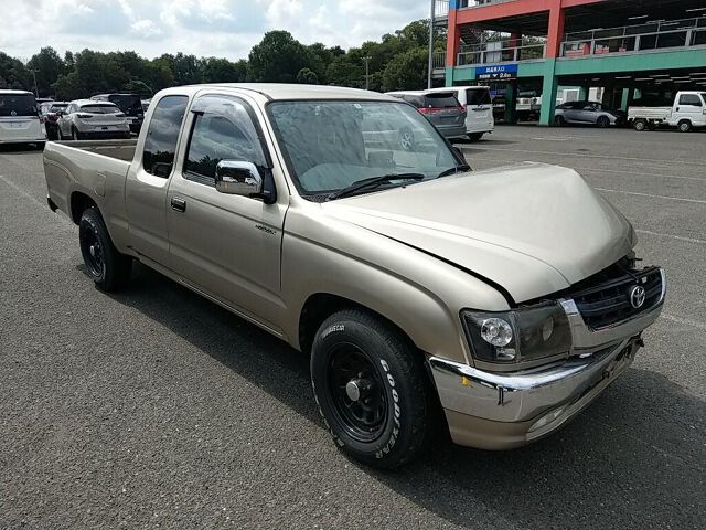 2003 Toyota Hilux Japan auction vehicle