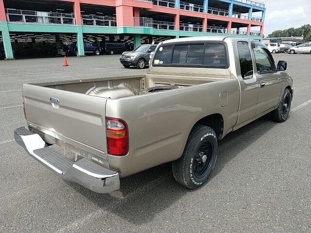 2003 Toyota Hilux auction photo 5