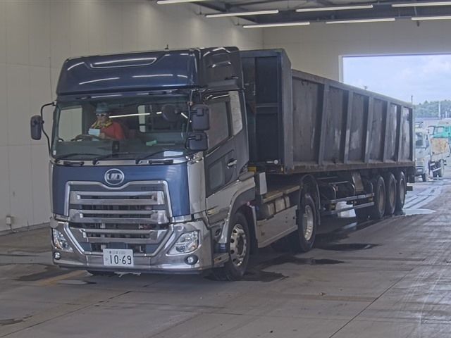 2018 Nissan Diesel UD Tractor set container semi-trailer Japan auction vehicle
