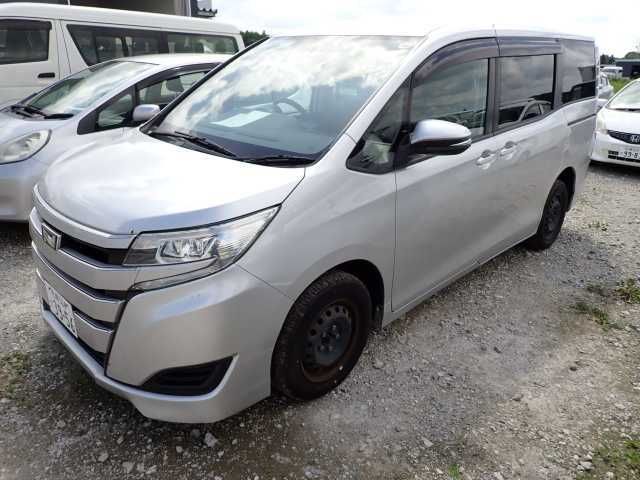 2018 Toyota Noah X 4WD Japan auction vehicle