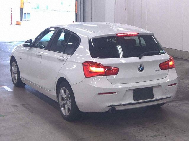 2017 BMW 1 Series 118i M Sport auction photo 2