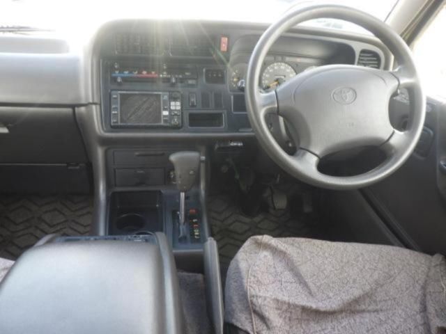 1996 Toyota Hiace スーパーカスタム 4WD D-TB auction photo 3