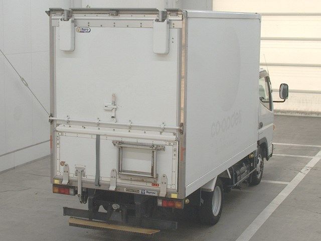 2016 Mitsubishi Fuso Canter Van auction photo 2