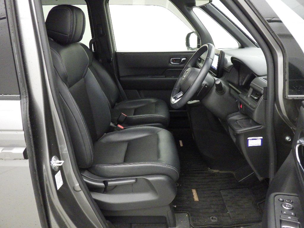 2023 Honda Stepwgn 4WD 8人 auction photo 6
