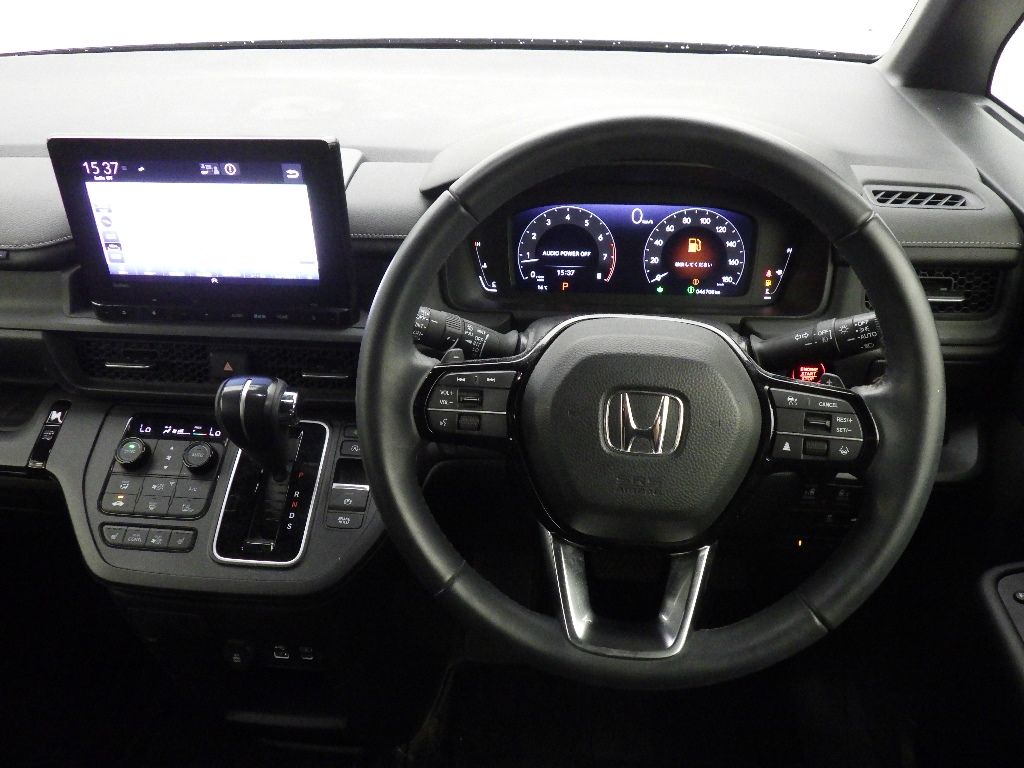 2023 Honda Stepwgn 4WD 8人 auction photo 3