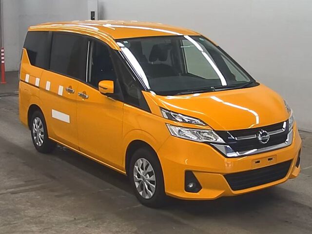 2017 Nissan Serena B 4WD Japan auction vehicle