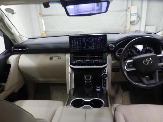2023 Toyota Land Cruiser ZX auction photo 3