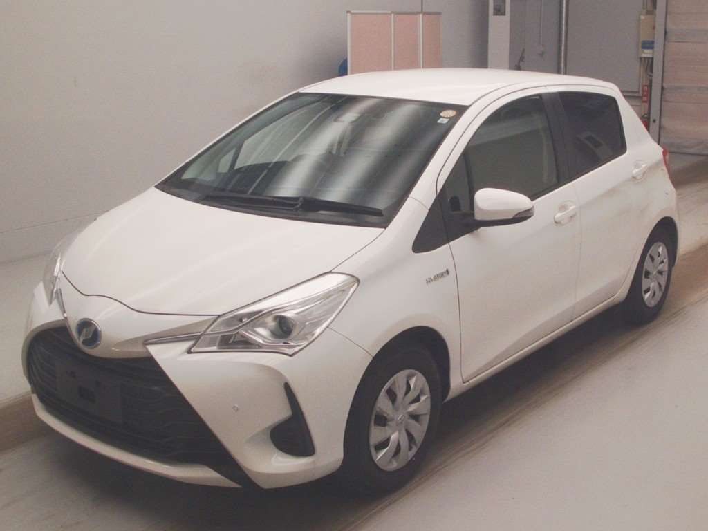 2019 Toyota Vitz Hybrid F Japan auction vehicle
