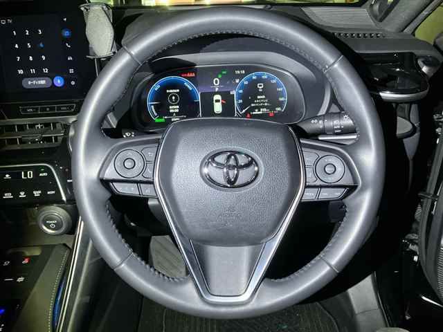 2023 Toyota Harrier Z auction photo 3