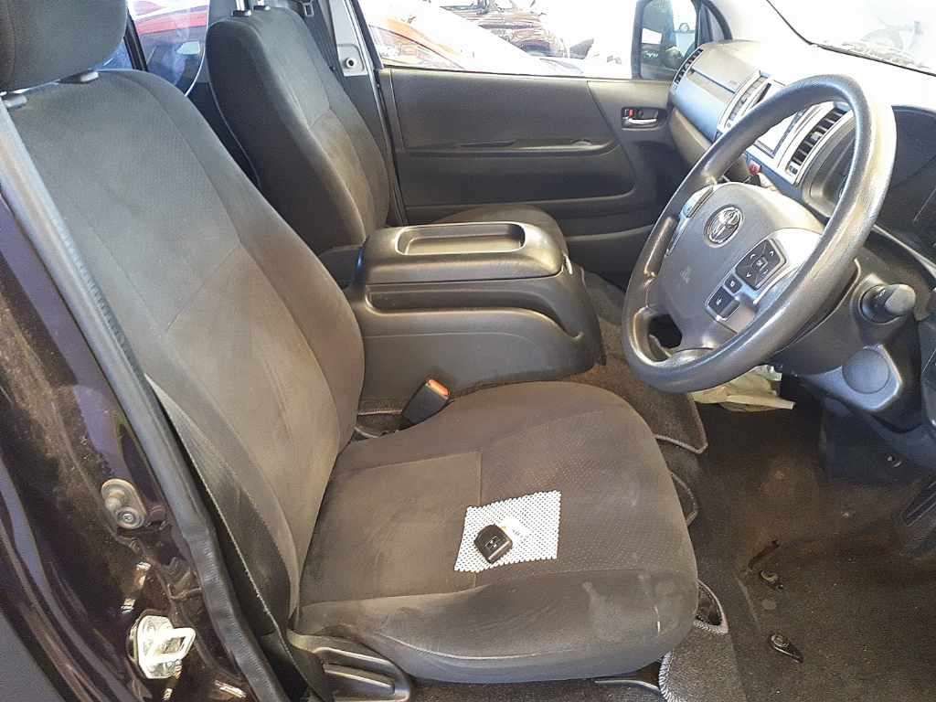 2021 Toyota Hiace ロングスーパーGL 4WD auction photo 10