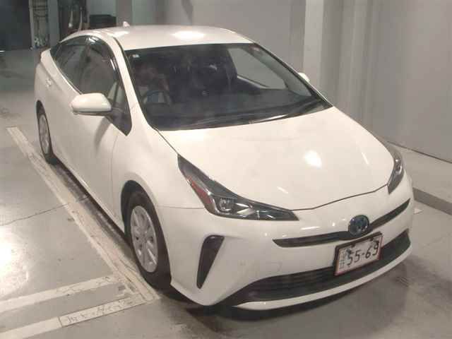 2021 Toyota Prius S Japan auction vehicle