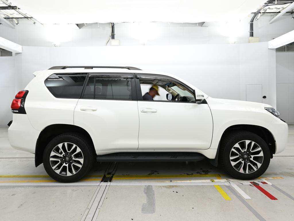 2022 Toyota Land Cruiser Prado TX Lパッケージ 4WD auction photo 3
