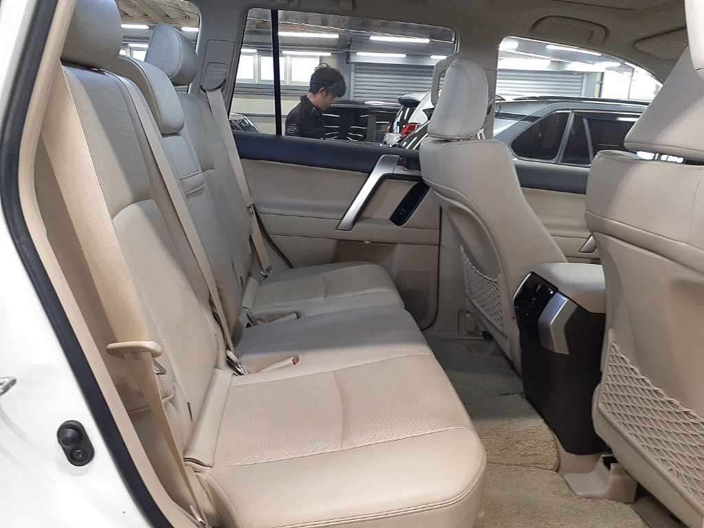 2022 Toyota Land Cruiser Prado TX Lパッケージ 4WD auction photo 11