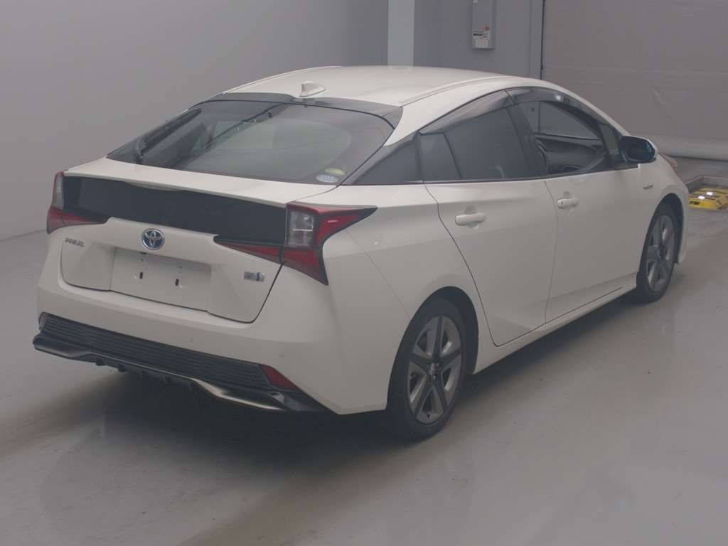 2020 Toyota Prius Sツーリングセレクション auction photo 2